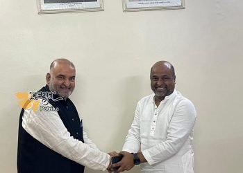 मिलन परीख ने बांग्लादेश संसद में बांग्लादेशी सांसद श्री मोहित उर रहमान शान्तो से मुलाकात की!