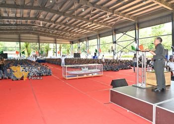 सीडीएस जनरल अनिल चौहान ने आईएनएस चिल्का का दौरा किया; अग्निवीर प्रशिक्षण का अवलोकन किया