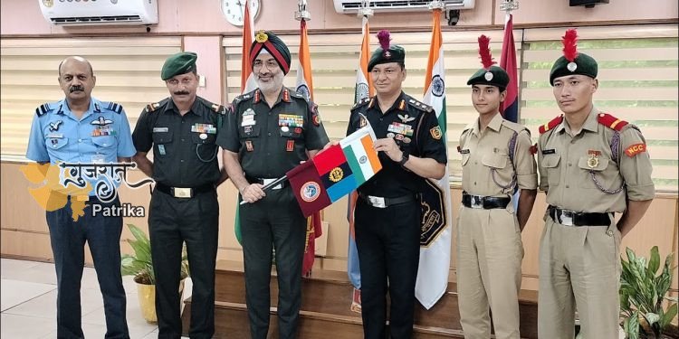 महानिदेशक एनसीसी ने उत्तराखंड में माउंट अबीगामिन के लिए 88वें एनसीसी कैडेट्स पर्वतारोहण अभियान को हरी झंडी दिखाई