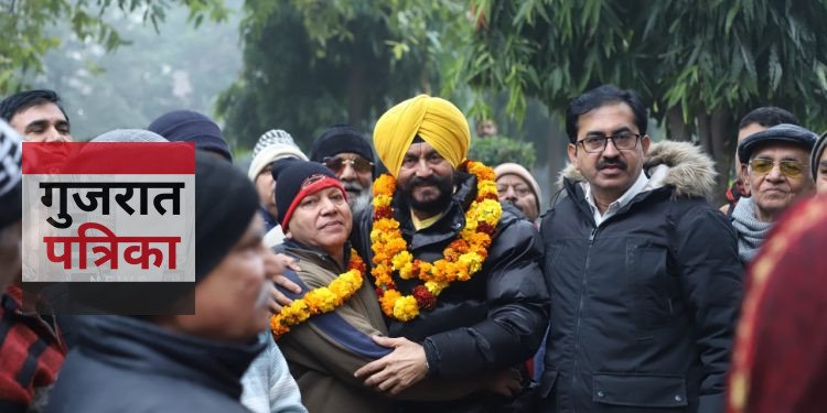 जितेंद्र सिंह शंटी ने पदयात्रा करके बिहारी कॉलोनी के लोगों से मुलाकात की।